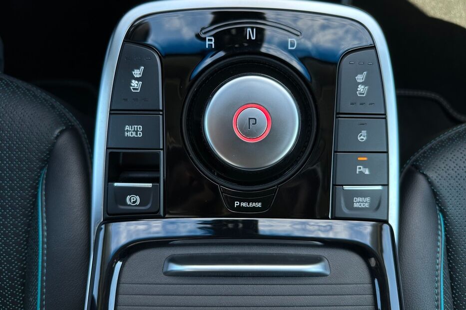 Продам Kia Niro 64 kWh Макс. комплектація Люк. 2021 року у Львові