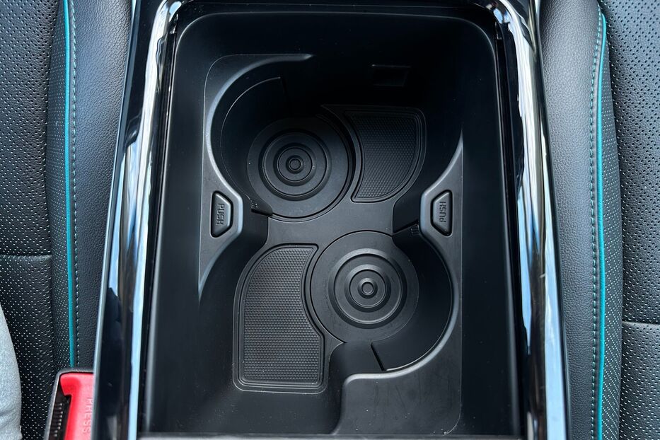 Продам Kia Niro 64 kWh Макс. комплектація Люк. 2021 року у Львові