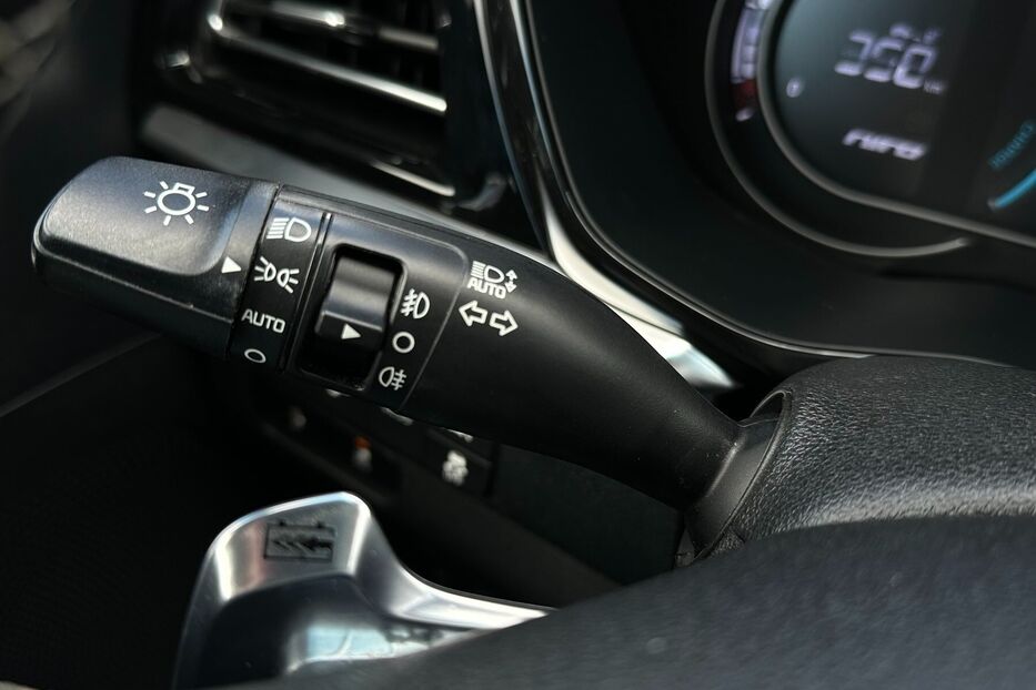 Продам Kia Niro  64 кВт Макс. комплектактація 2020 року у Львові