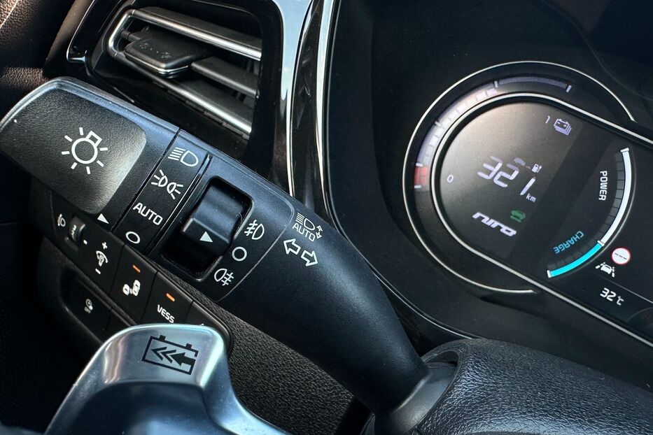 Продам Kia e-Niro  64 кВт Макс. комплектація 2020 року у Львові