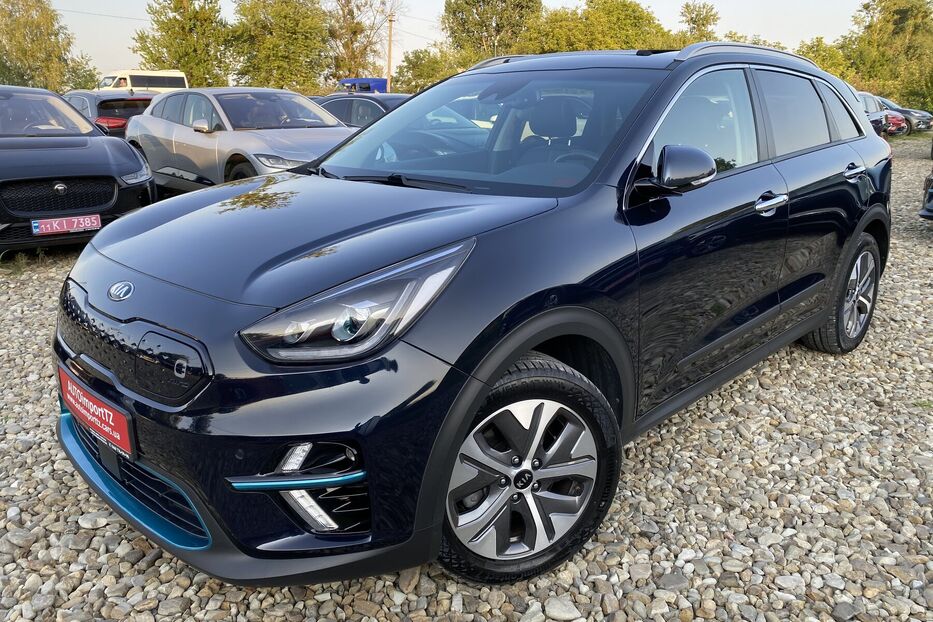 Продам Kia e-Niro 64 kWh Макс. комплектація Люк. 2020 року у Львові