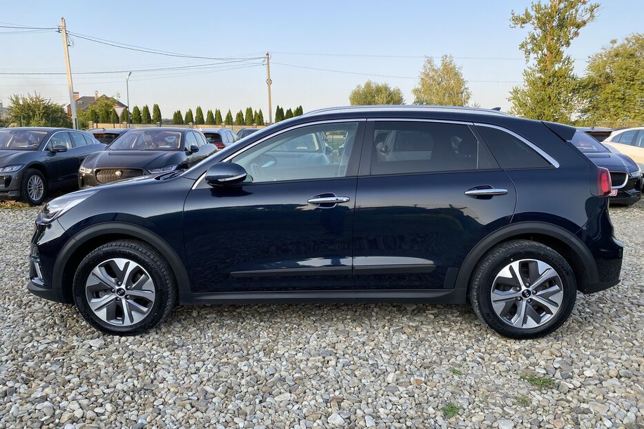 Продам Kia e-Niro 64 kWh Макс. комплектація Люк. 2020 року у Львові