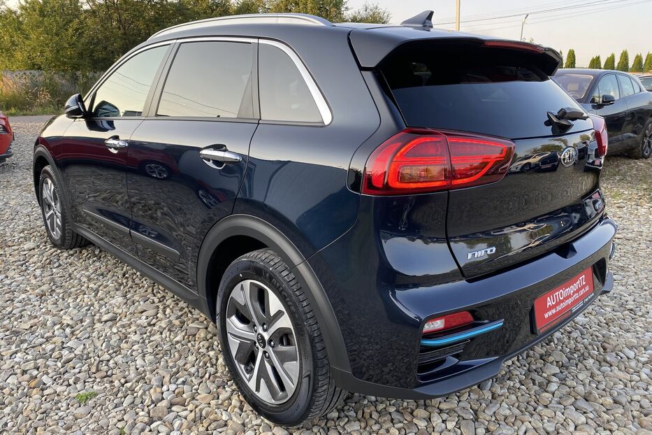 Продам Kia e-Niro 64 kWh Макс. комплектація Люк. 2020 року у Львові