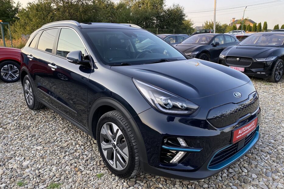 Продам Kia e-Niro 64 kWh Макс. комплектація Люк. 2020 року у Львові