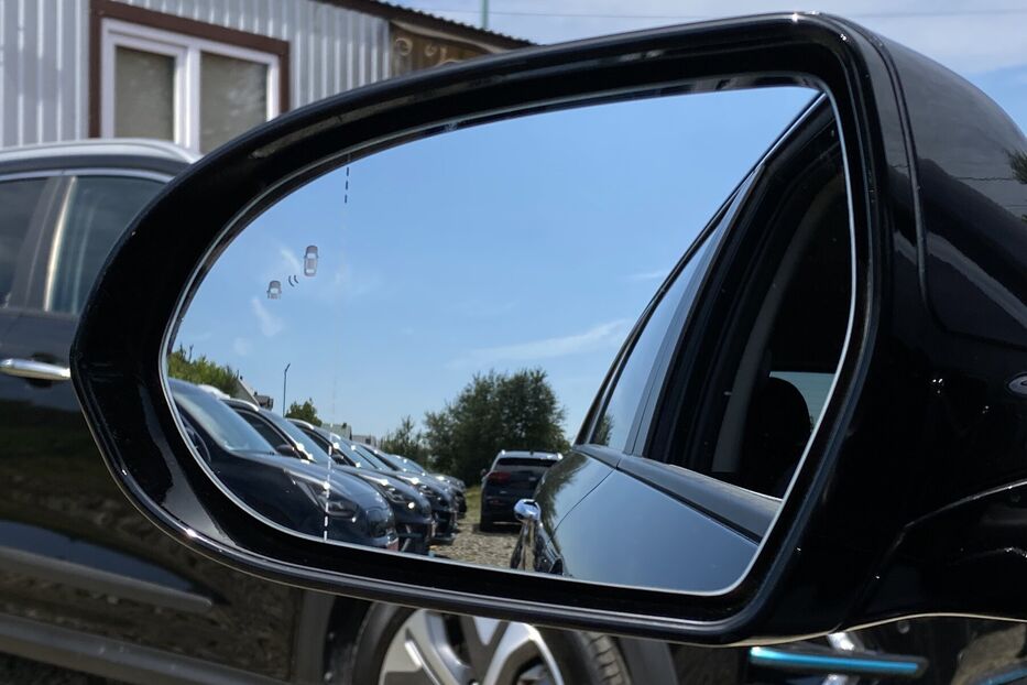 Продам Kia e-Niro 64 kWh Макс. комплектація Люк. 2020 року у Львові