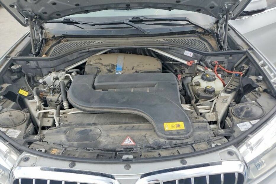 Продам BMW X5 XDR40E бензин+електро 2015 року у Житомирі