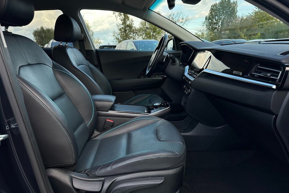 Продам Kia Niro 64 кВт Макс. комплектація  2022 року у Львові
