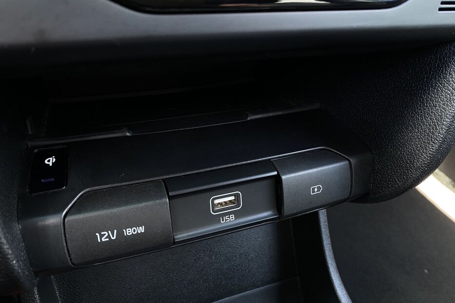 Продам Kia Niro 64 кВт Макс. комплектація 2020 року у Львові
