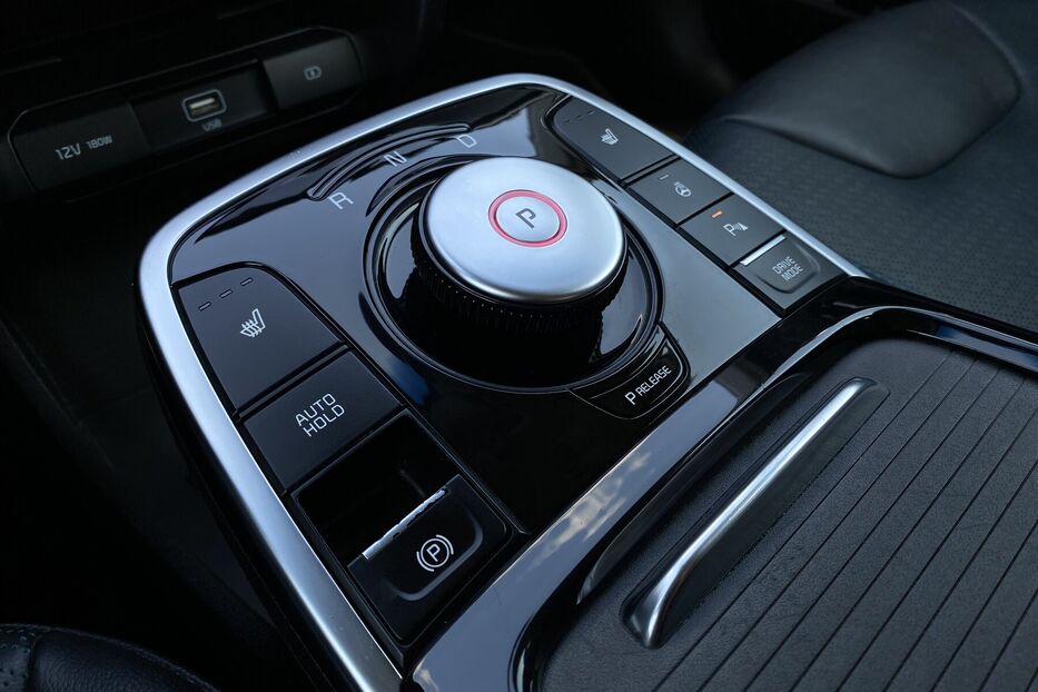 Продам Kia Niro ПідгрівсидінькермаСліпізониJBL 2020 року у Львові