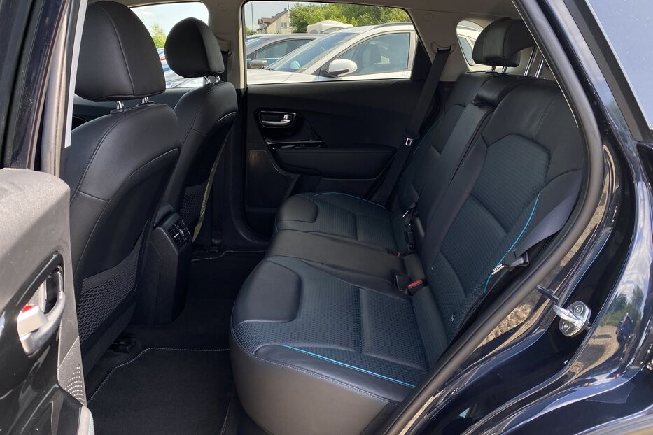 Продам Kia Niro ПідгрівсидінькермаСліпізониJBL 2020 року у Львові