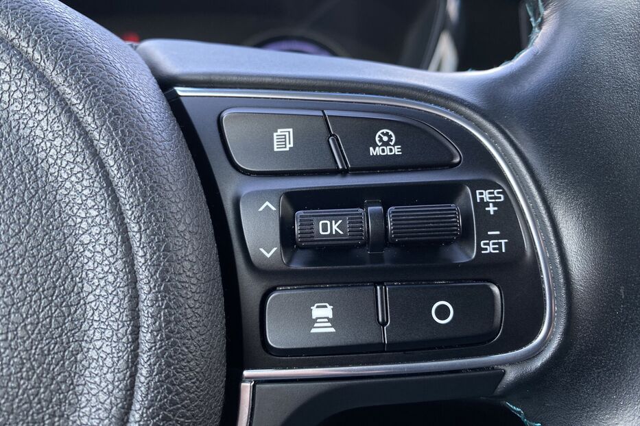 Продам Kia Niro ПідгрівсидінькермаСліпізониJBL 2020 року у Львові