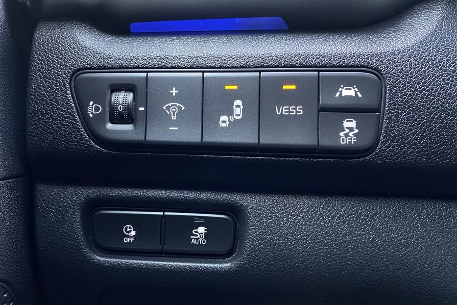 Продам Kia Niro ПідгрівсидінькермаСліпізониJBL 2020 року у Львові