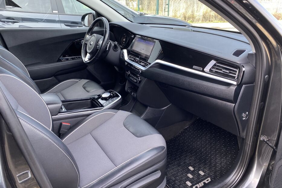 Продам Kia Niro 64кВтТепловийПідгрвсидінькерма 2021 року у Львові