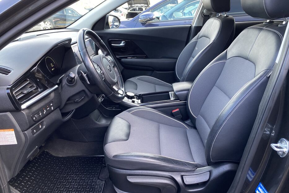 Продам Kia Niro 64кВтТепловийПідгрвсидінькерма 2021 року у Львові