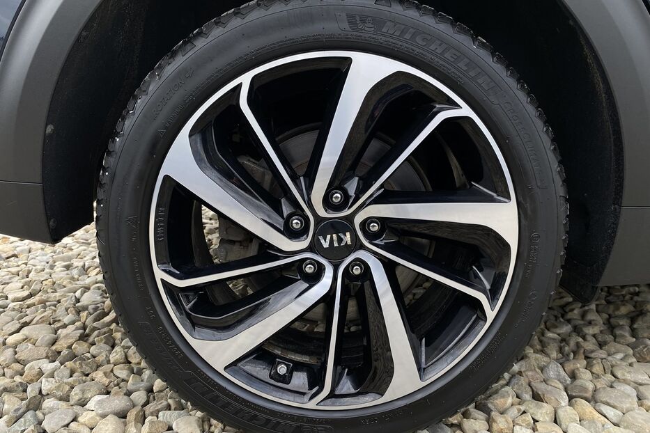 Продам Kia e-Niro 64kWhМакс.комплектаціяPrestige 2020 року у Львові