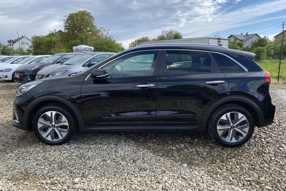 Продам Kia e-Niro 64kWhМакс.комплектаціяPrestige 2021 року у Львові