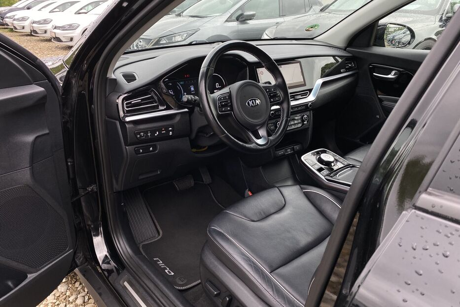 Продам Kia e-Niro 64kWhМакс.комплектаціяPrestige 2021 року у Львові