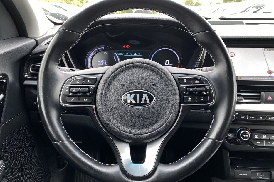 Продам Kia e-Niro 64kWhМакс.комплектаціяPrestige 2021 року у Львові