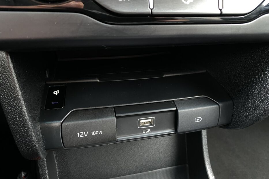 Продам Kia e-Niro 64kWhМакс.комплектаціяPrestige 2021 року у Львові