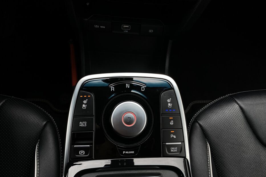 Продам Kia e-Niro 64kWhМакс.комплектаціяPrestige 2021 року у Львові