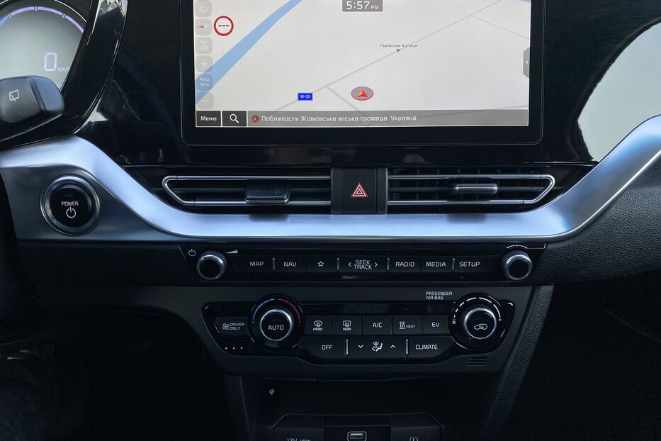 Продам Kia e-Niro 64 kWh Макс. комплектація 2020 року у Львові