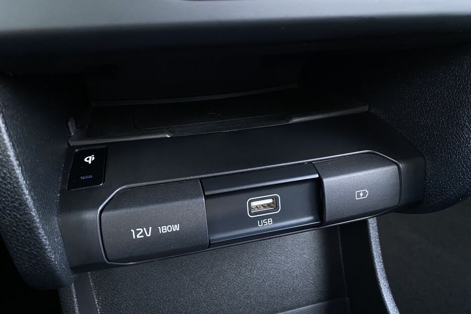 Продам Kia e-Niro 64 kWh Макс. комплектація 2020 року у Львові