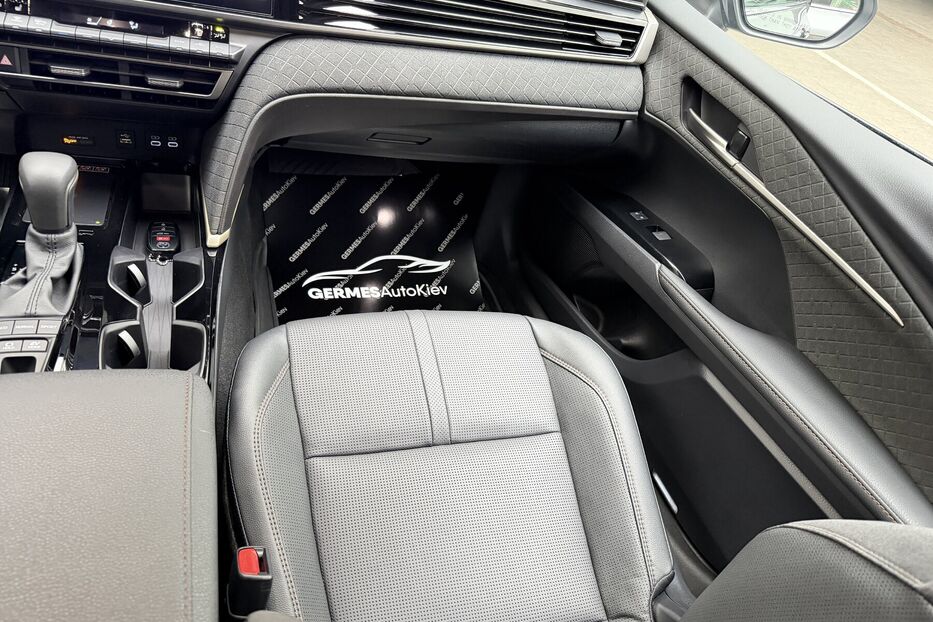 Продам Toyota Camry XLE HEV e-CVT AWD 2025 року у Києві