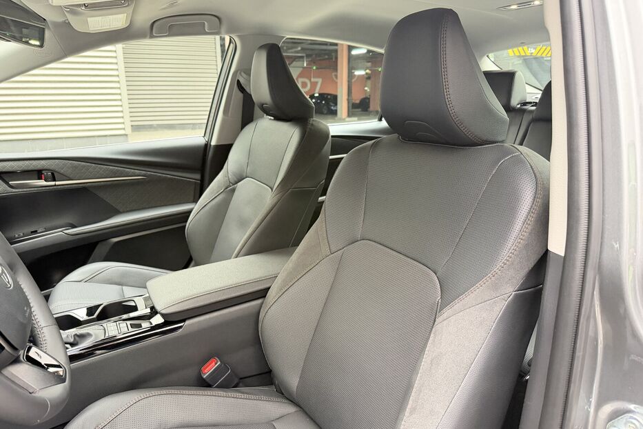 Продам Toyota Camry XLE HEV e-CVT AWD 2025 року у Києві