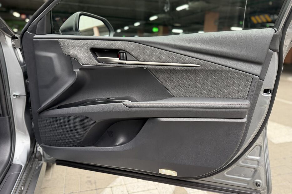 Продам Toyota Camry XLE HEV e-CVT AWD 2025 року у Києві