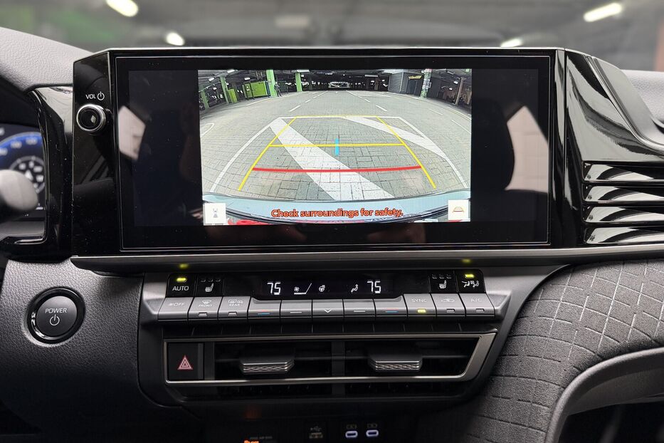 Продам Toyota Camry XLE HEV e-CVT AWD 2025 року у Києві
