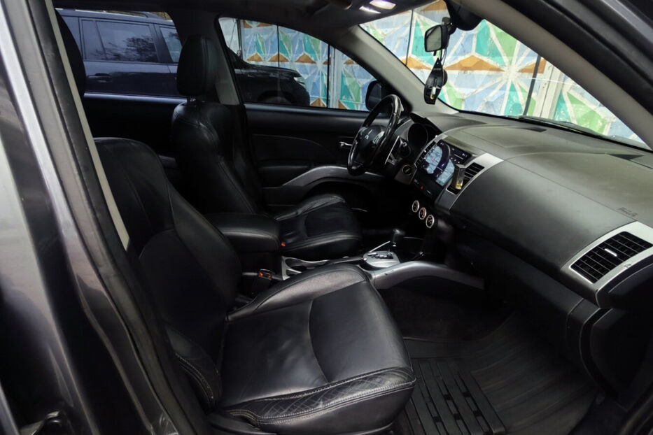 Продам Mitsubishi Outlander XL 3.0 AT (220 к.с.) 2008 року у Києві