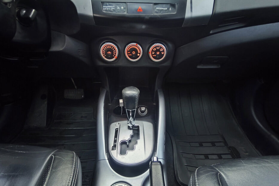 Продам Mitsubishi Outlander XL 3.0 AT (220 к.с.) 2008 року у Києві
