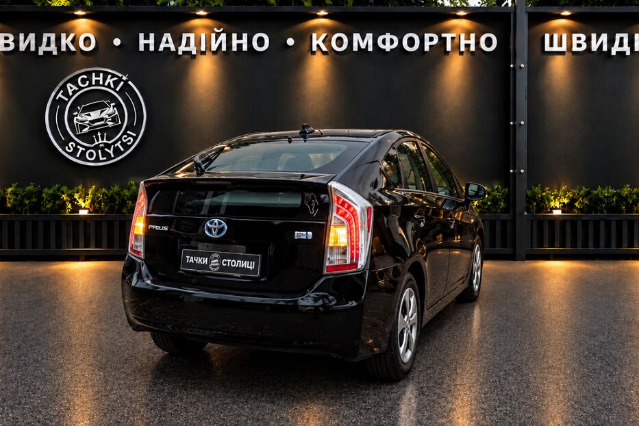 Продам Toyota Prius 1.8 e-CVT (99 к.с.) 2014 року у Києві
