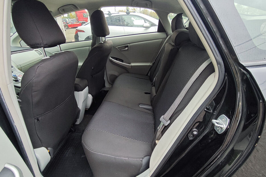 Продам Toyota Prius 1.8 e-CVT (99 к.с.) 2014 року у Києві