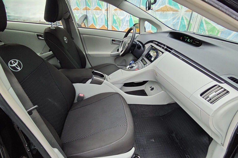 Продам Toyota Prius 1.8 e-CVT (99 к.с.) 2014 року у Києві