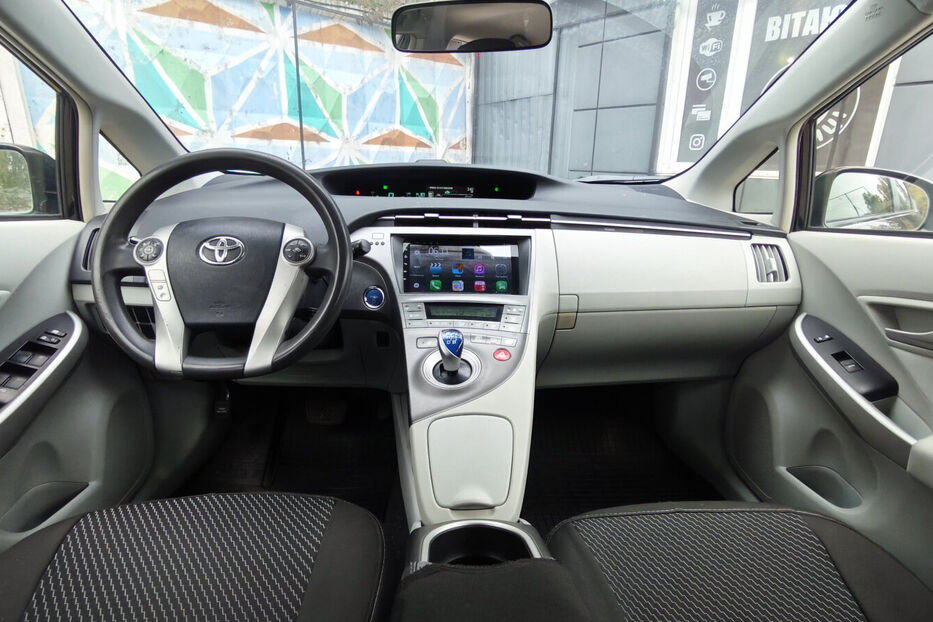 Продам Toyota Prius 1.8 e-CVT (99 к.с.) 2014 року у Києві