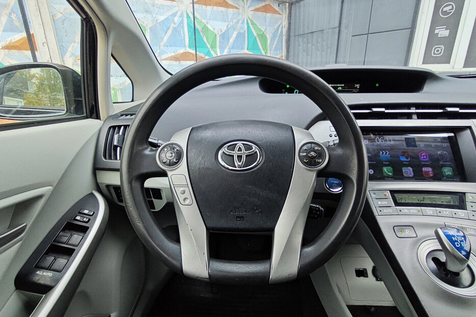 Продам Toyota Prius 1.8 e-CVT (99 к.с.) 2014 року у Києві
