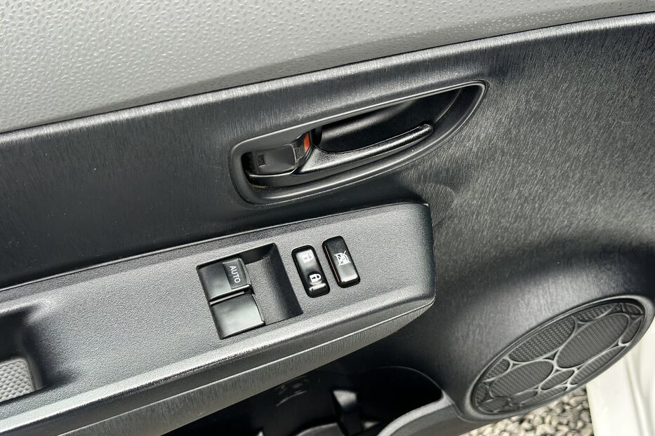 Продам Toyota Yaris 2012 року у Луцьку