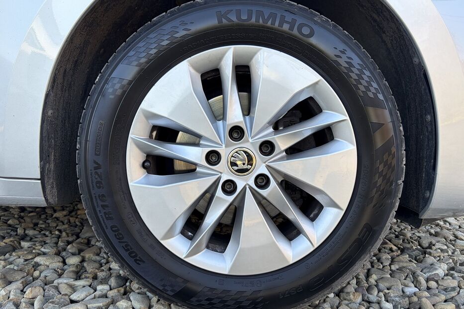 Продам Skoda Octavia A8  2.0 TDI 150к.с КАМЕРА 2022 року у Львові