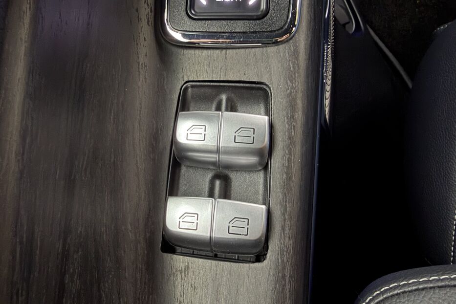 Продам Mercedes-Benz V-Class 300 AMG 2024 року у Києві