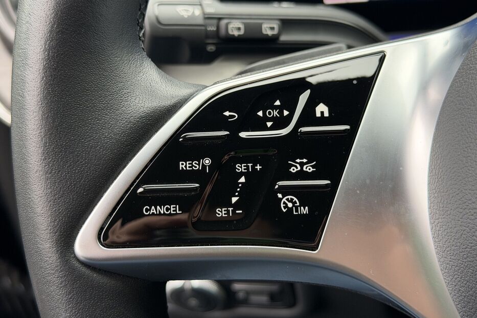 Продам Mercedes-Benz V-Class 300 AMG 2024 року у Києві