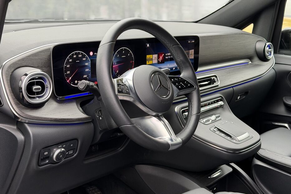 Продам Mercedes-Benz V-Class 300 AMG 2024 року у Києві