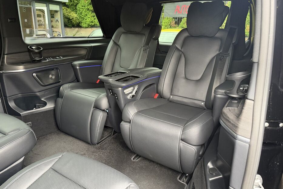 Продам Mercedes-Benz V-Class 300 AMG 2024 року у Києві