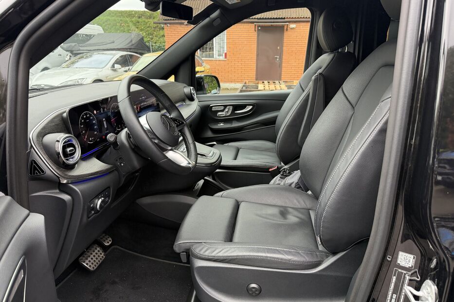 Продам Mercedes-Benz V-Class 300 AMG 2024 року у Києві