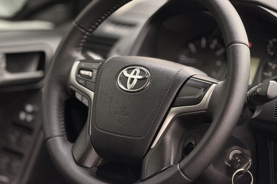 Продам Toyota Land Cruiser Prado 2.7 АТ (163 к.с.) 4WD 2019 року у Києві