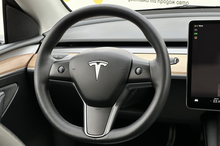 Продам Tesla Model Y 82 квт 2023 року у Луцьку