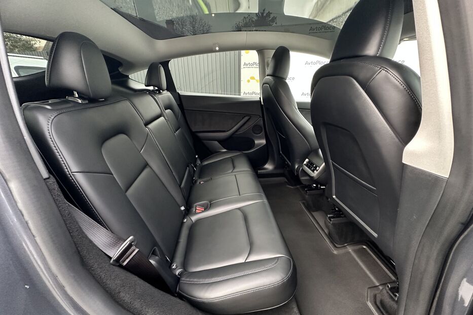 Продам Tesla Model Y 82 квт 2023 року у Луцьку
