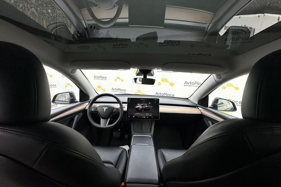 Продам Tesla Model Y 82 квт 2023 року у Луцьку