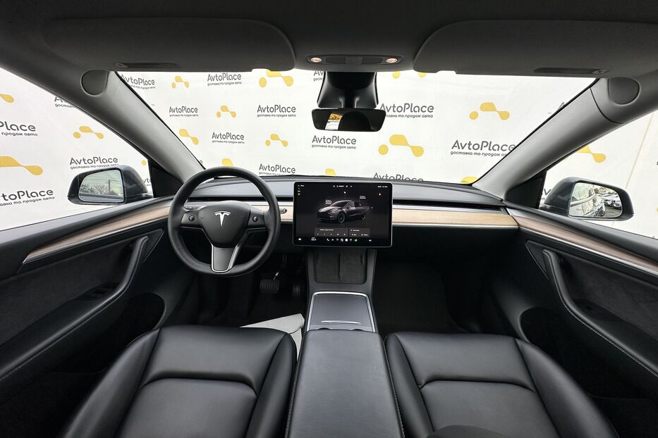 Продам Tesla Model Y 82 квт 2023 року у Луцьку
