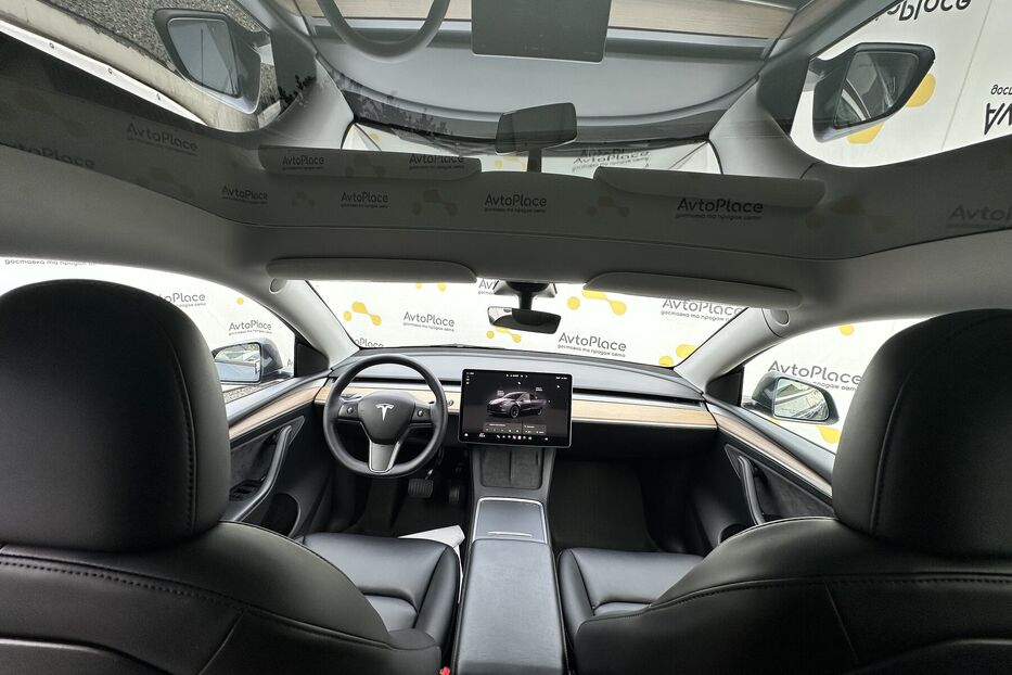 Продам Tesla Model Y 82 квт 2023 року у Луцьку